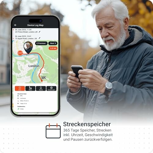 Älterer Mann benutzt Smartphone mit GPS-App