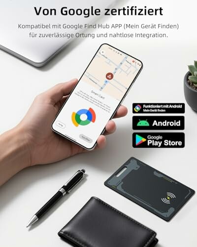 Hand hält Smartphone mit Smartcard-App, daneben Smartcard und Geldbörse